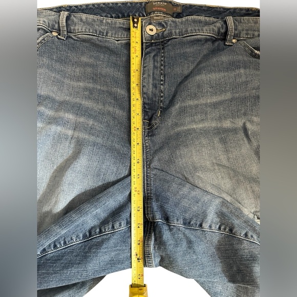 Torrid Cropped Boyfriend Distressed Raw Hem Denim Blue Jeans Pockets Size 30 - Picture 6 of 10